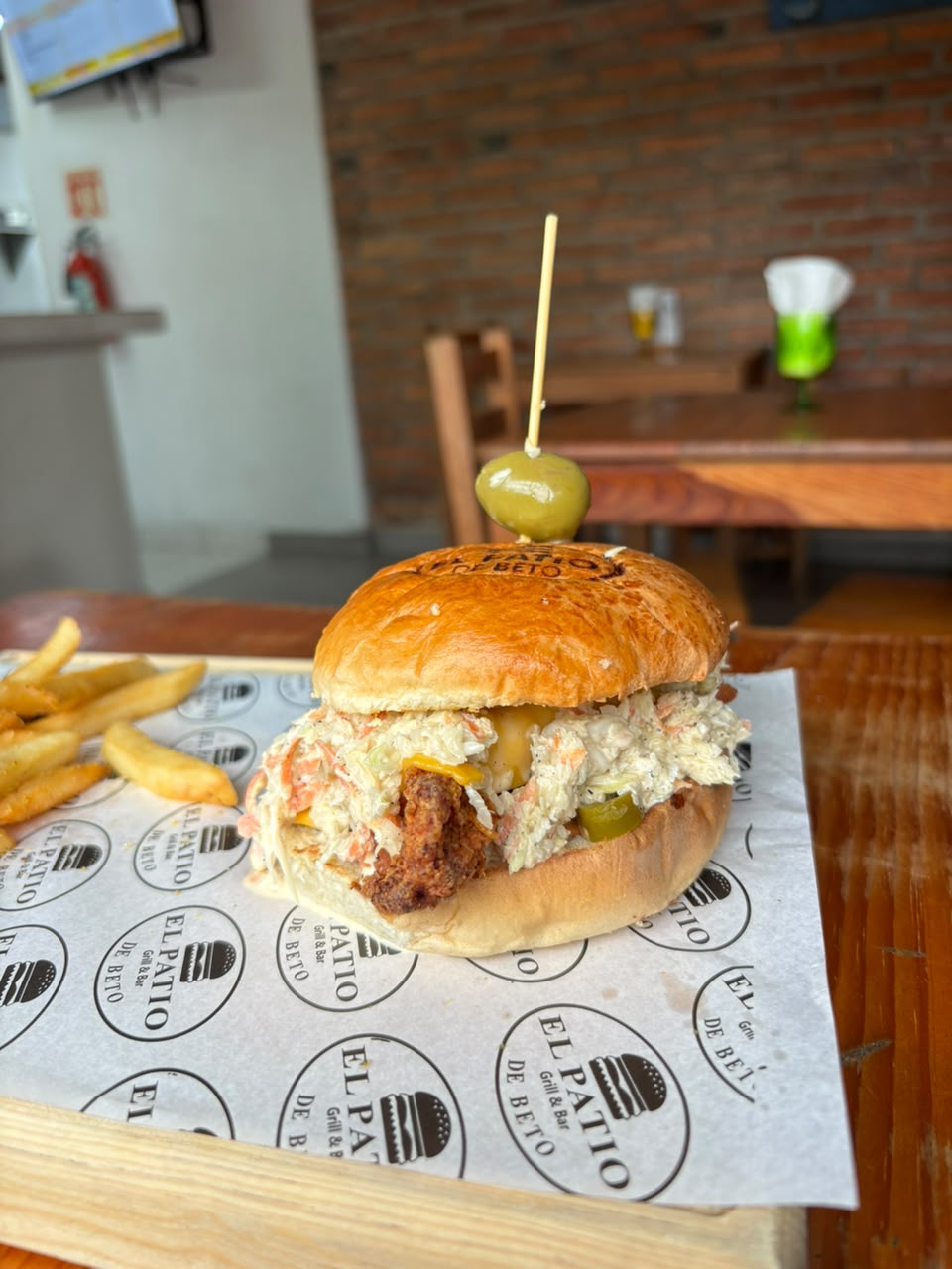 Hamburguesa Kentucky de pollo crocante